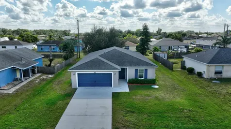 418 Sw Fields Avenue Port Saint Lucie FL 34953