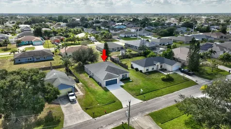 418 Sw Fields Avenue Port Saint Lucie FL 34953