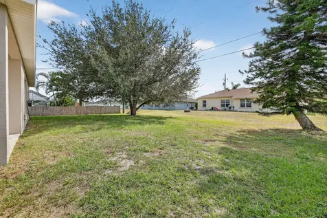 418 Sw Fields Avenue Port Saint Lucie FL 34953
