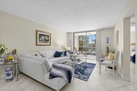 500 Egret Circle Delray Beach FL 33444