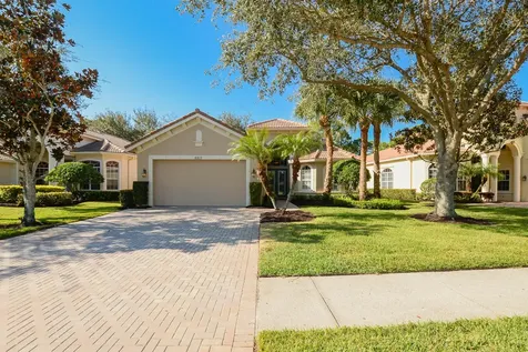 8813 Champions Way Port Saint Lucie FL 34986
