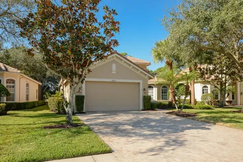 8813 Champions Way Port Saint Lucie FL 34986