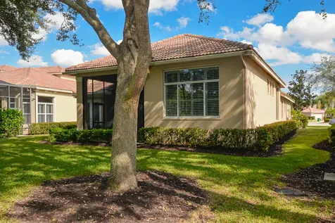 8813 Champions Way Port Saint Lucie FL 34986