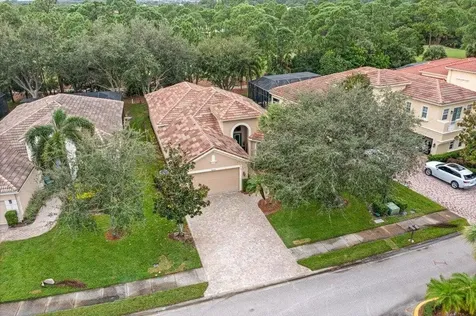 8813 Champions Way Port Saint Lucie FL 34986