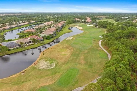 8813 Champions Way Port Saint Lucie FL 34986