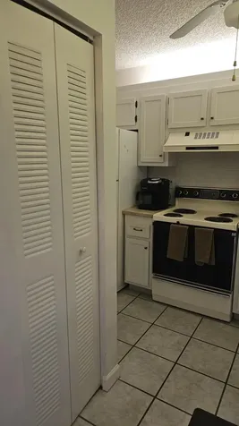 3138 Via Poinciana Lake Worth FL 33467
