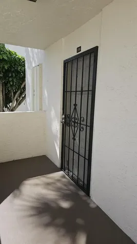 3138 Via Poinciana Lake Worth FL 33467