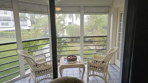 3138 Via Poinciana Lake Worth FL 33467