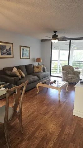 3138 Via Poinciana Lake Worth FL 33467