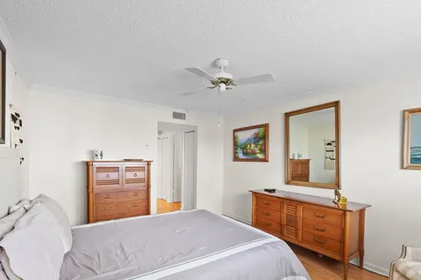 14 Colonial Club Drive Boynton Beach FL 33435