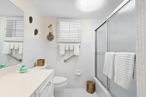 14 Colonial Club Drive Boynton Beach FL 33435