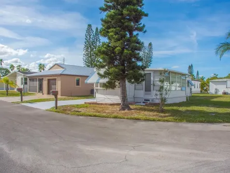 10 Desoto Lane Port Saint Lucie FL 34952
