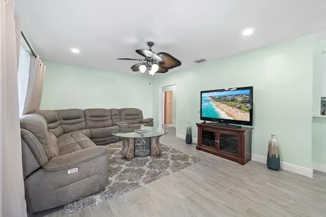 135 E 28th Street Riviera Beach FL 33404