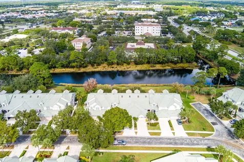 1657 Sw Harbour Isles Circle Port Saint Lucie FL 34986