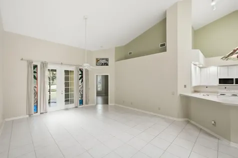 1657 Sw Harbour Isles Circle Port Saint Lucie FL 34986