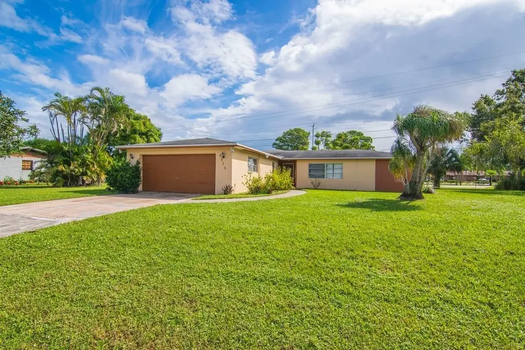 4526 43rd Court Vero Beach FL 32967
