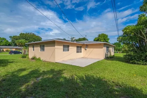 4526 43rd Court Vero Beach FL 32967