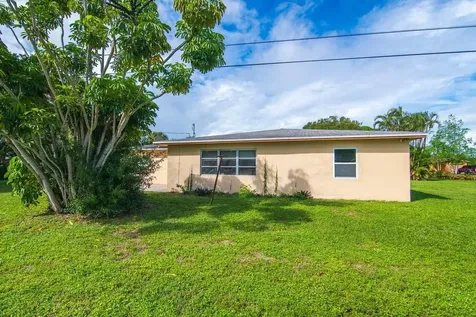 4526 43rd Court Vero Beach FL 32967