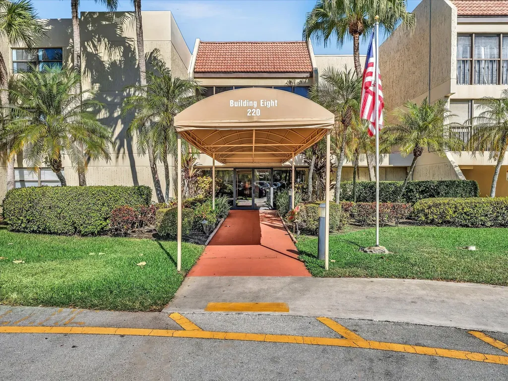 220 Lakeview Drive Weston FL 33326