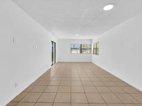 220 Lakeview Drive Weston FL 33326