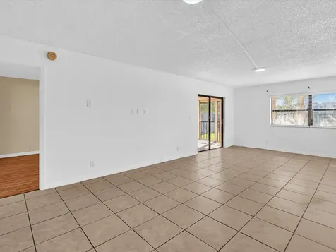 220 Lakeview Drive Weston FL 33326