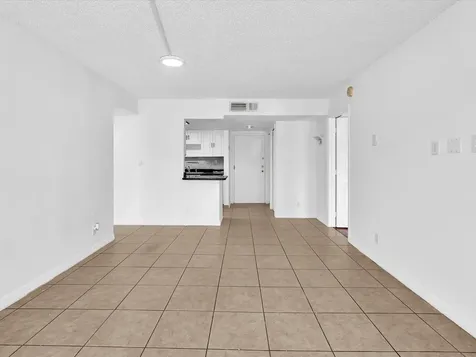 220 Lakeview Drive Weston FL 33326