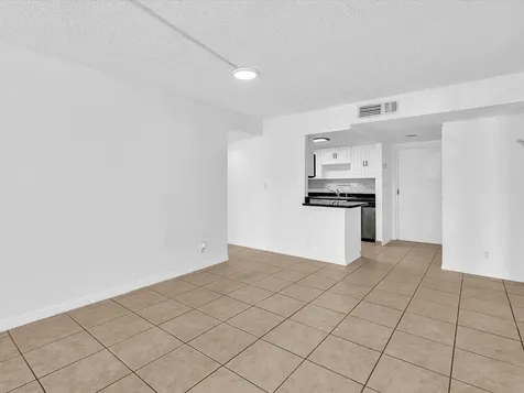 220 Lakeview Drive Weston FL 33326