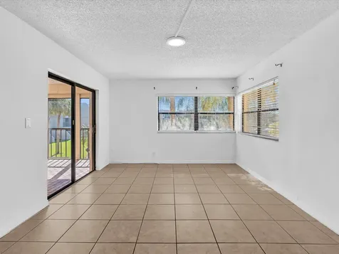 220 Lakeview Drive Weston FL 33326