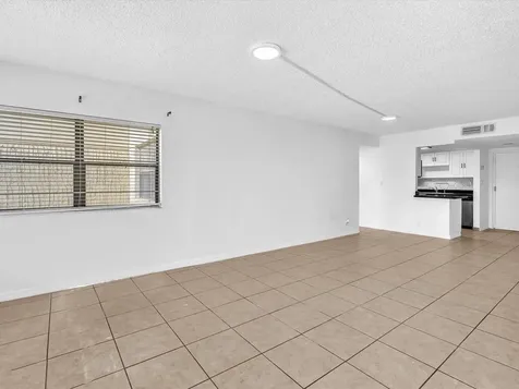 220 Lakeview Drive Weston FL 33326