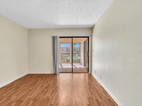 220 Lakeview Drive Weston FL 33326
