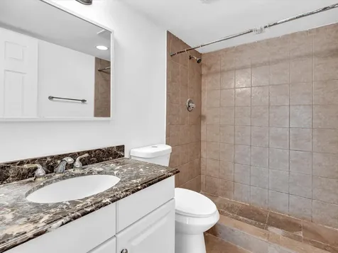220 Lakeview Drive Weston FL 33326