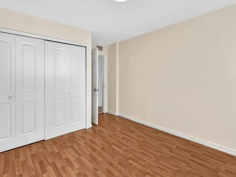 220 Lakeview Drive Weston FL 33326