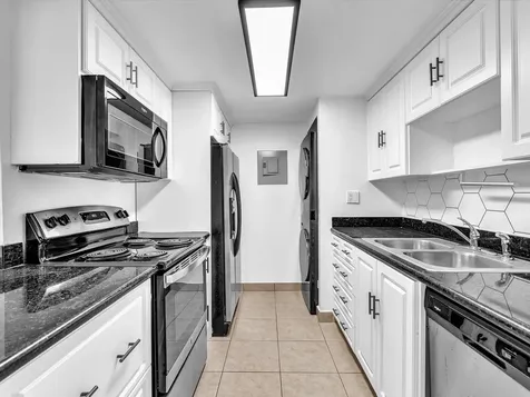 220 Lakeview Drive Weston FL 33326