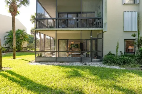 2550 Presidential Way West Palm Beach FL 33401