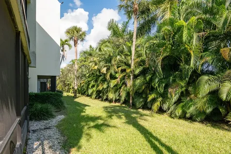 2550 Presidential Way West Palm Beach FL 33401