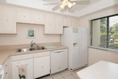 2550 Presidential Way West Palm Beach FL 33401