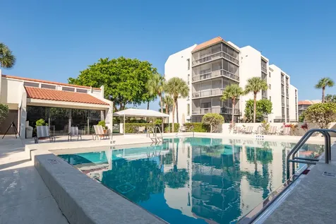 2550 Presidential Way West Palm Beach FL 33401