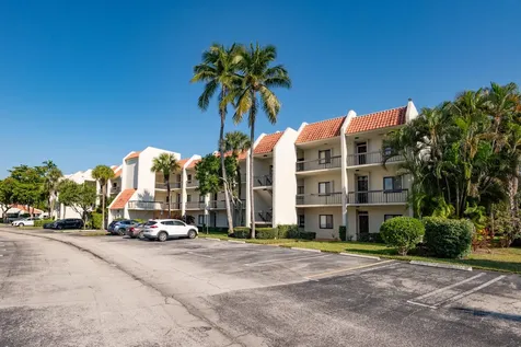 2550 Presidential Way West Palm Beach FL 33401