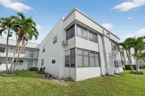 538 Flanders L Delray Beach FL 33484