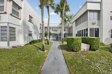 538 Flanders L Delray Beach FL 33484