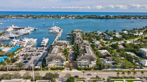 3960 N Flagler Drive West Palm Beach FL 33407