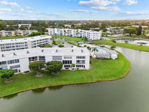 202 Wellington A West Palm Beach FL 33417