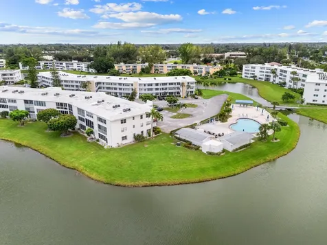 202 Wellington A West Palm Beach FL 33417