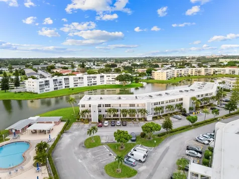 202 Wellington A West Palm Beach FL 33417