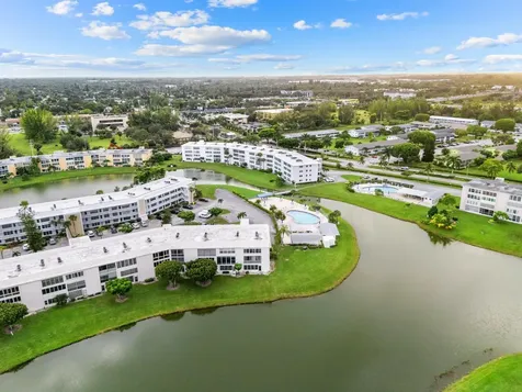 202 Wellington A West Palm Beach FL 33417