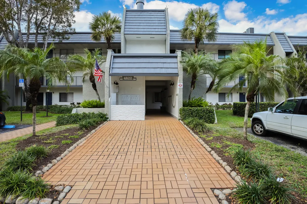 4822 Esedra Court Lake Worth FL 33467