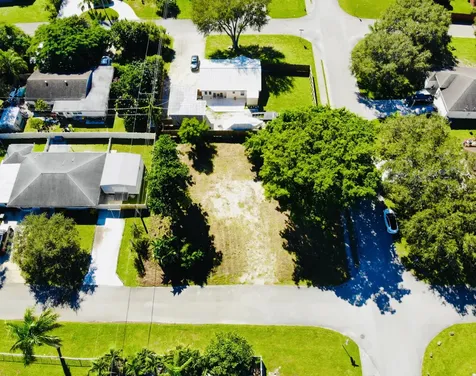 4802 Bonanza Road Lake Worth FL 33467