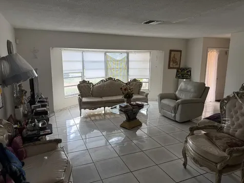 2360 Nw 37th Terrace Lauderdale Lakes FL 33311