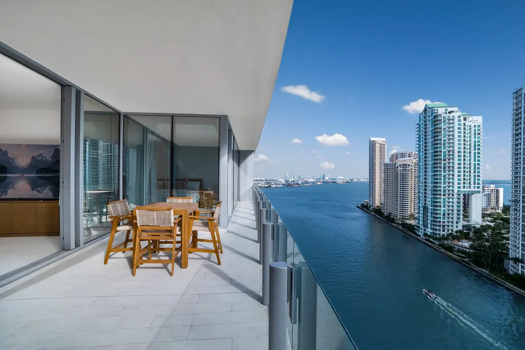 300 Biscayne Boulevard Way Miami FL 33131