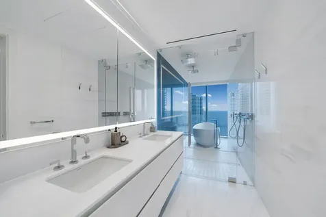 300 Biscayne Boulevard Way Miami FL 33131
